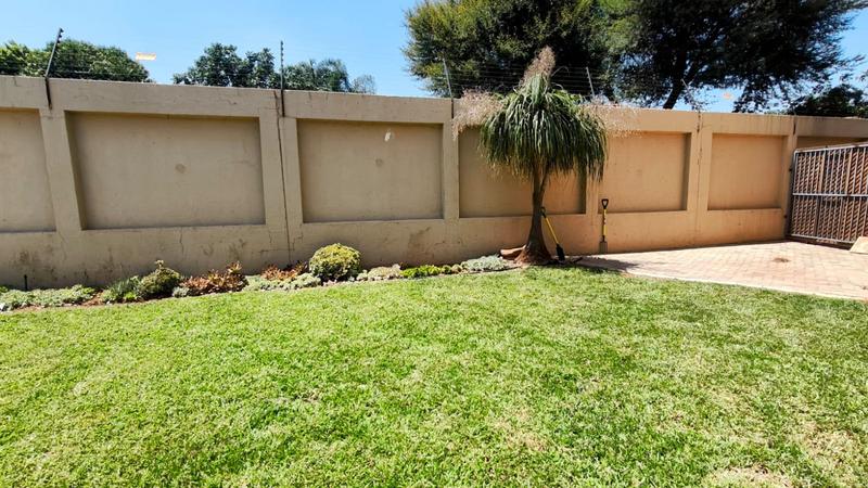 2 Bedroom Property for Sale in Annlin Gauteng