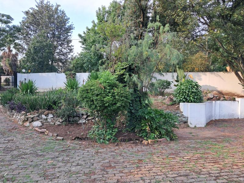 To Let 2 Bedroom Property for Rent in Buccleuch Gauteng