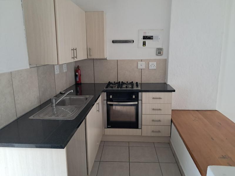 To Let 2 Bedroom Property for Rent in Buccleuch Gauteng