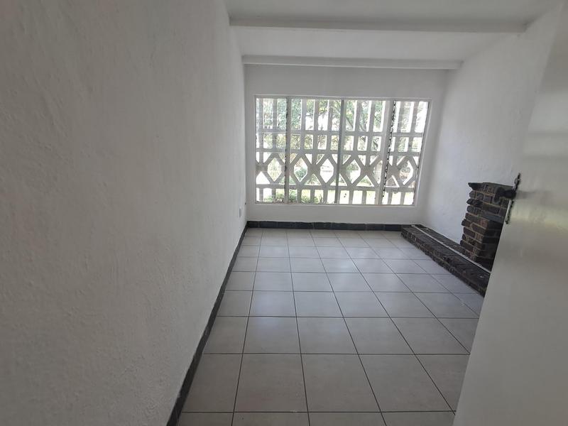 To Let 2 Bedroom Property for Rent in Buccleuch Gauteng