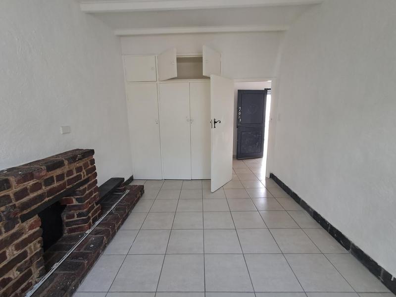 To Let 2 Bedroom Property for Rent in Buccleuch Gauteng