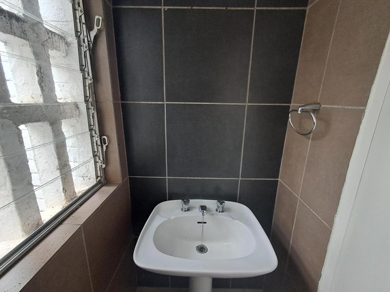 To Let 2 Bedroom Property for Rent in Buccleuch Gauteng