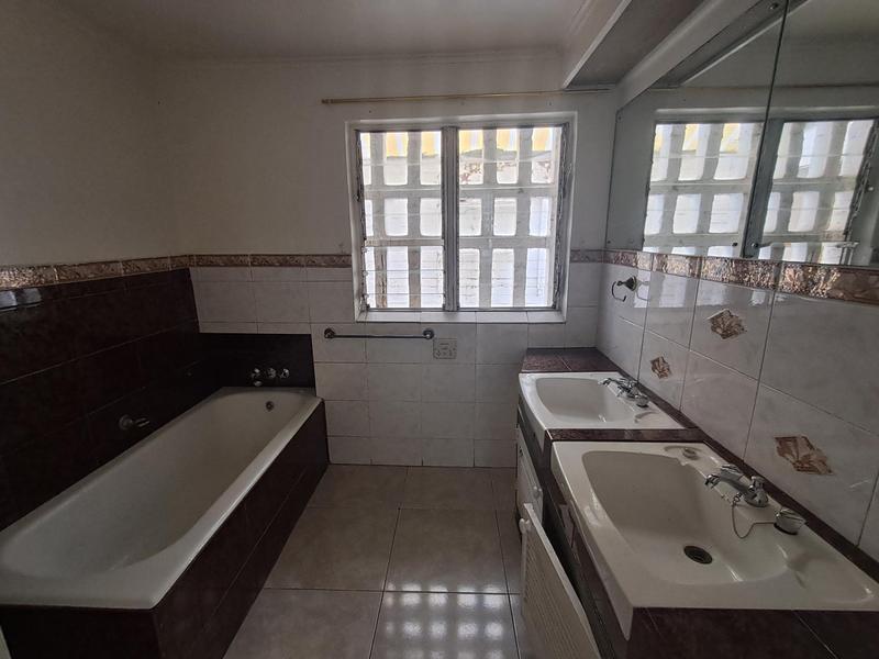 To Let 2 Bedroom Property for Rent in Buccleuch Gauteng