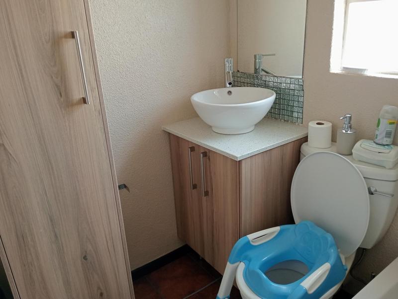 To Let 2 Bedroom Property for Rent in Randfontein Gauteng