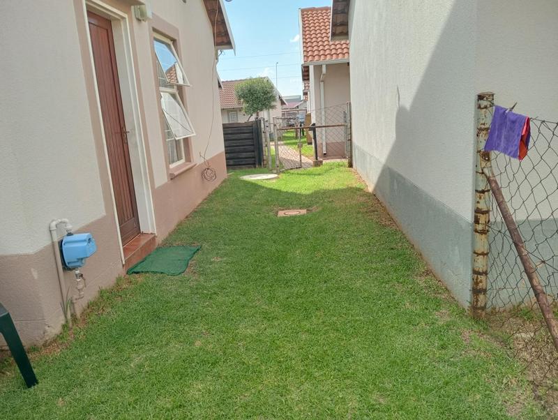 To Let 2 Bedroom Property for Rent in Randfontein Gauteng