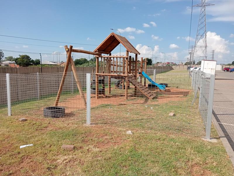 To Let 2 Bedroom Property for Rent in Randfontein Gauteng