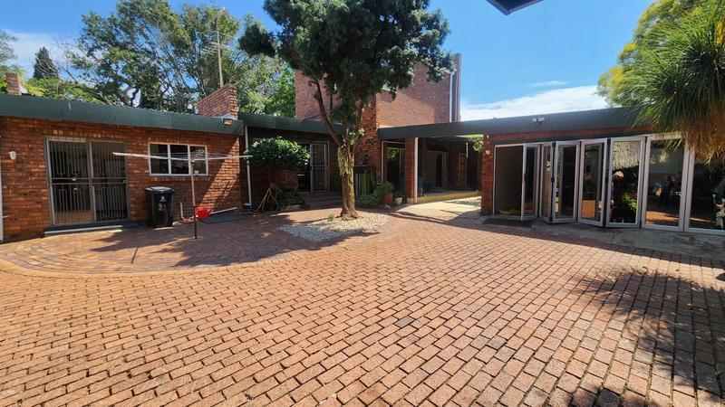 5 Bedroom Property for Sale in Brackenhurst Gauteng