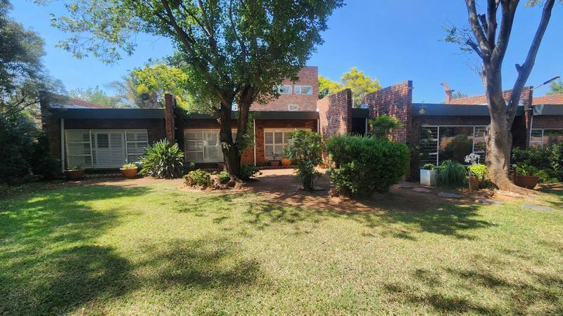 5 Bedroom Property for Sale in Brackenhurst Gauteng