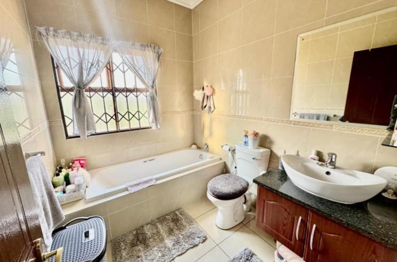 2 Bedroom Property for Sale in Bassonia Gauteng