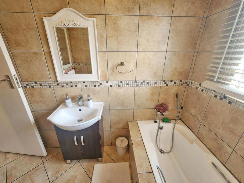 2 Bedroom Property for Sale in Rietvalleirand Gauteng