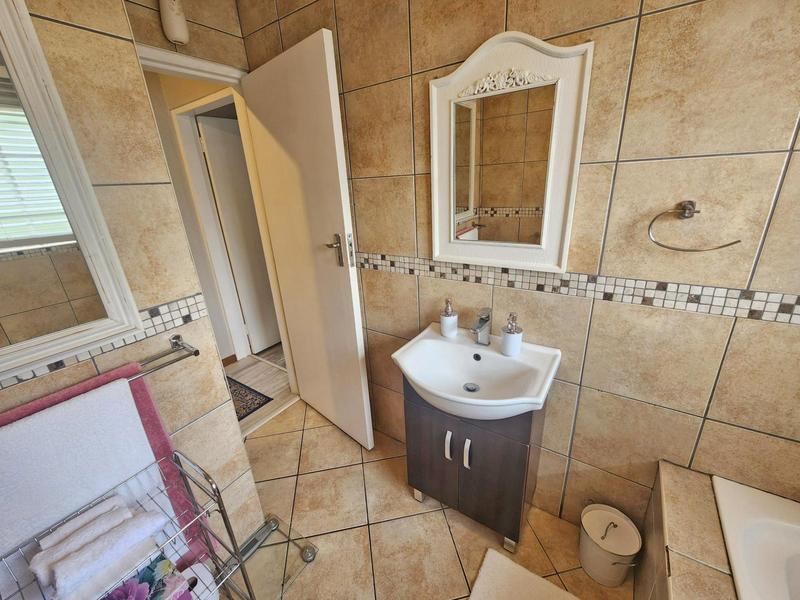 2 Bedroom Property for Sale in Rietvalleirand Gauteng