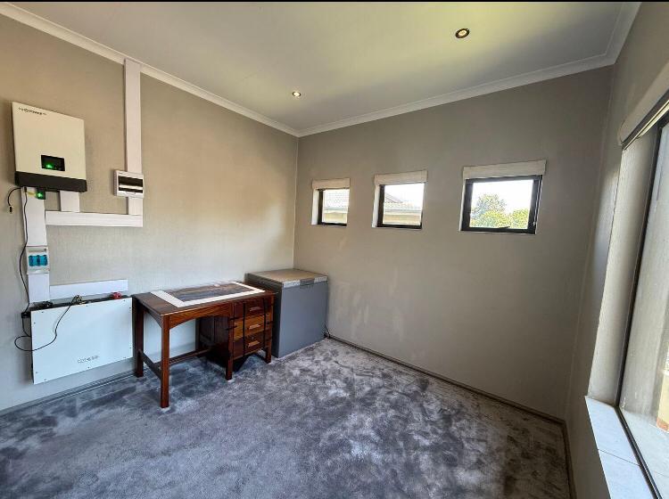 To Let 2 Bedroom Property for Rent in Victory Park Gauteng