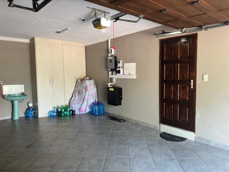 4 Bedroom Property for Sale in Erasmia Gauteng