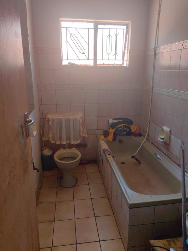 7 Bedroom Property for Sale in Tembisa Gauteng