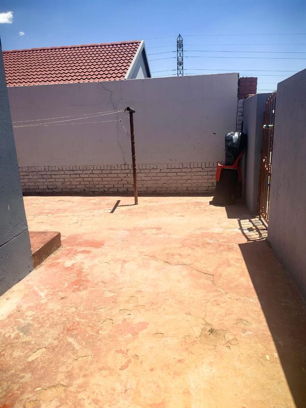 7 Bedroom Property for Sale in Tembisa Gauteng