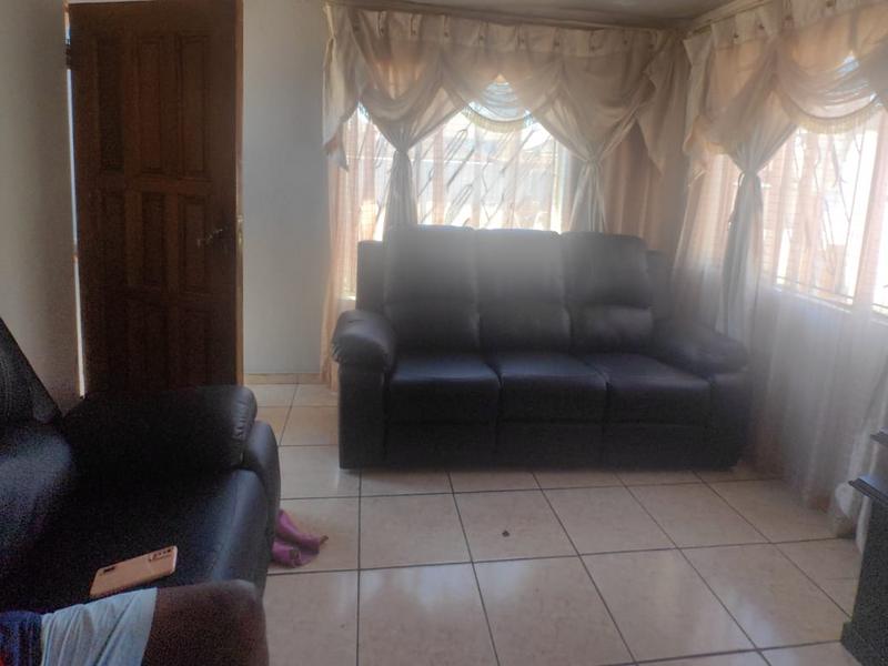 7 Bedroom Property for Sale in Tembisa Gauteng