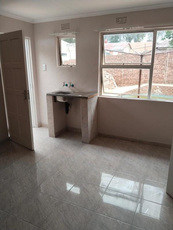 1 Bedroom Property for Sale in Bezuidenhout Valley Gauteng