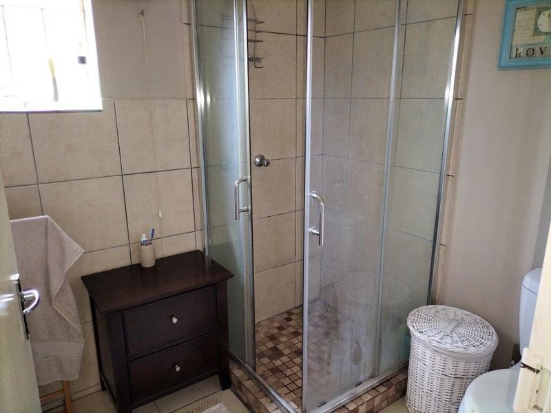 To Let 1 Bedroom Property for Rent in Edenvale Gauteng