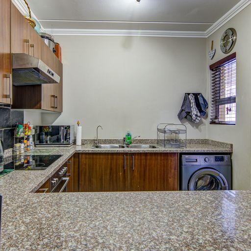 2 Bedroom Property for Sale in Greenstone Hill Gauteng