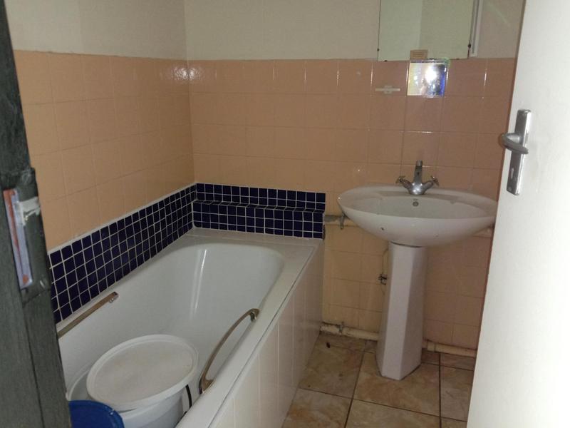 2 Bedroom Property for Sale in Pretoria North Gauteng