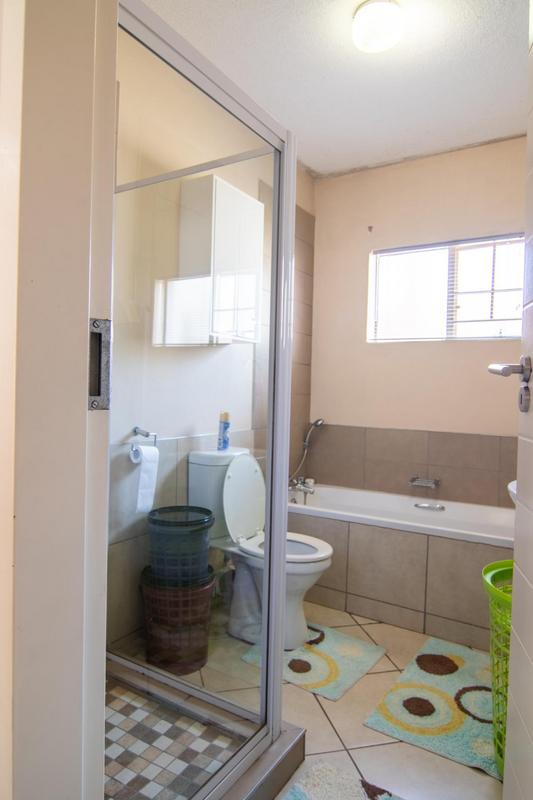 To Let 2 Bedroom Property for Rent in Noordwyk Gauteng