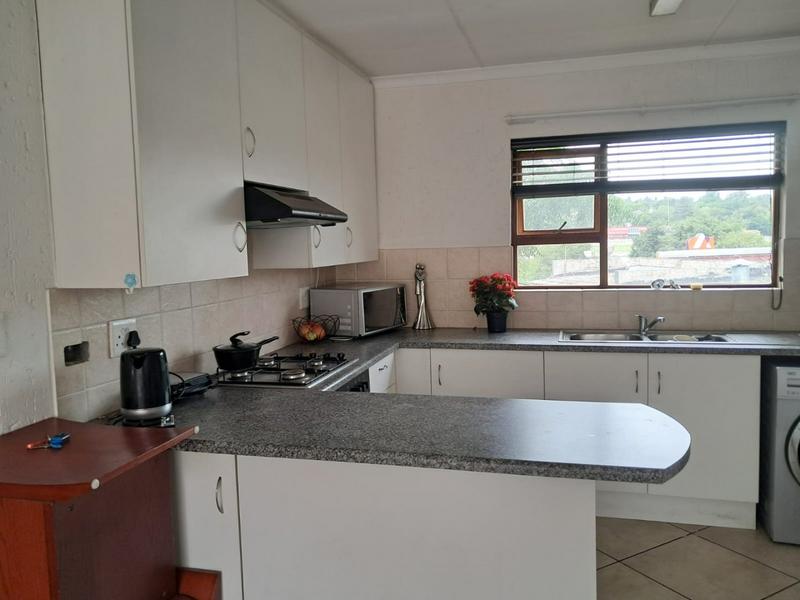 To Let 2 Bedroom Property for Rent in Buccleuch Gauteng