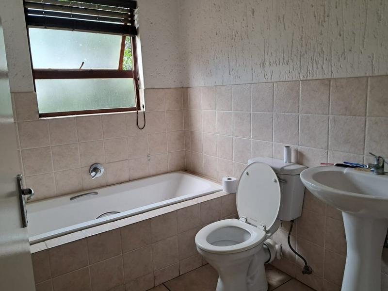 To Let 2 Bedroom Property for Rent in Buccleuch Gauteng