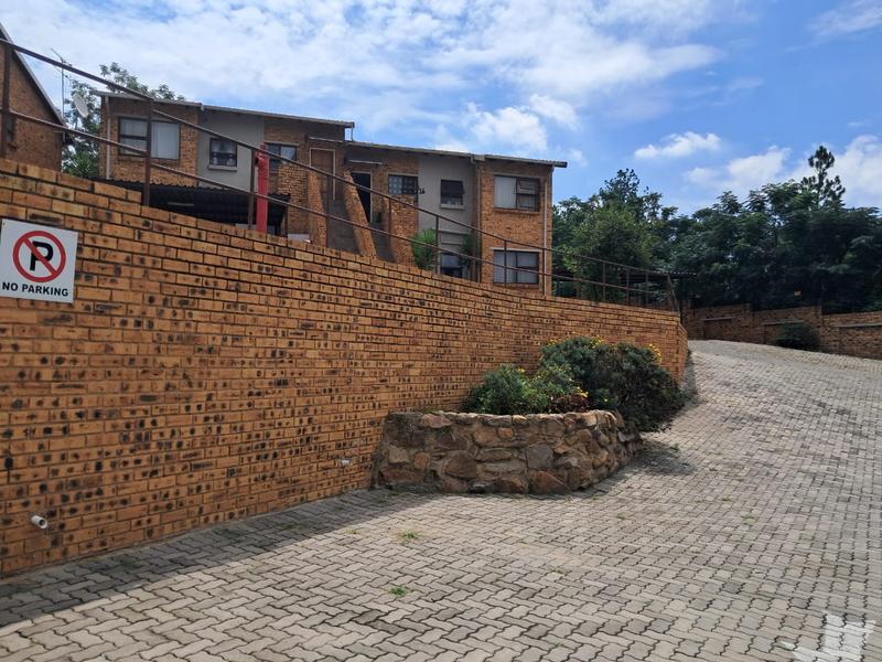 To Let 2 Bedroom Property for Rent in Buccleuch Gauteng