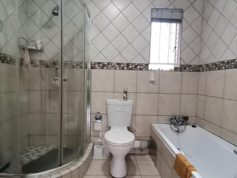 5 Bedroom Property for Sale in Randpark Ridge Gauteng