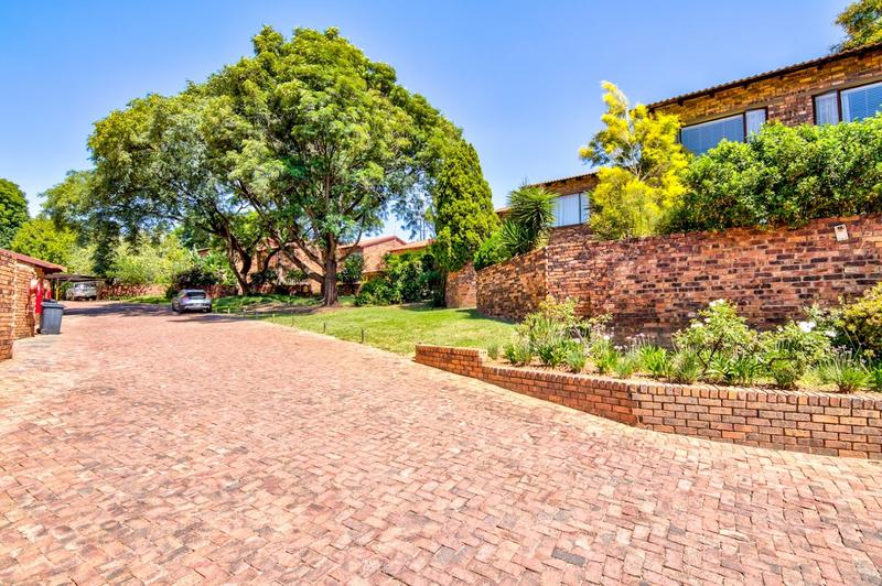 5 Bedroom Property for Sale in Randpark Ridge Gauteng