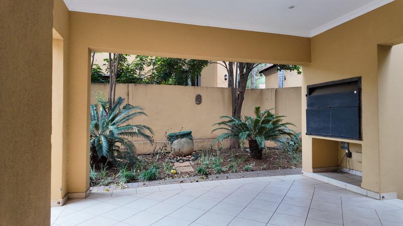 4 Bedroom Property for Sale in Maroeladal Gauteng