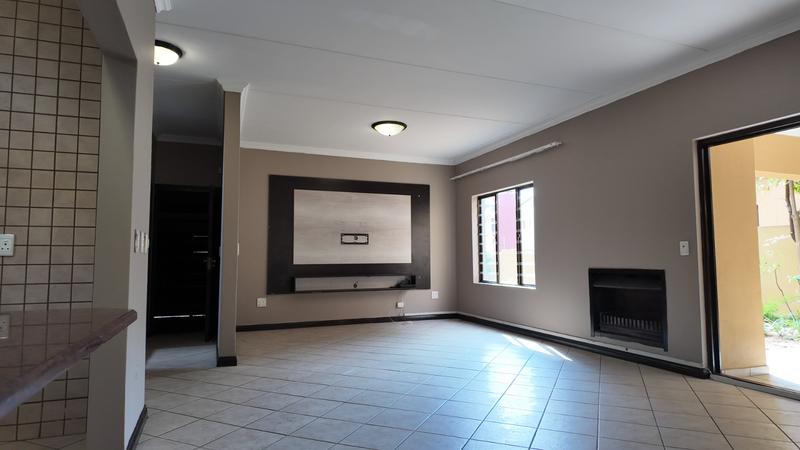 4 Bedroom Property for Sale in Maroeladal Gauteng