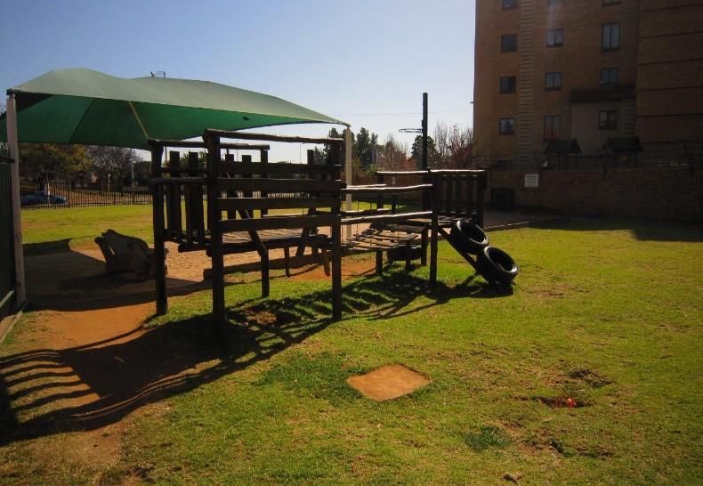 To Let 2 Bedroom Property for Rent in Die Hoewes Gauteng