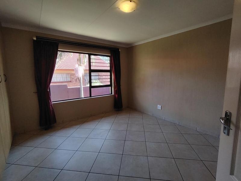 To Let 3 Bedroom Property for Rent in Eldoraigne Gauteng