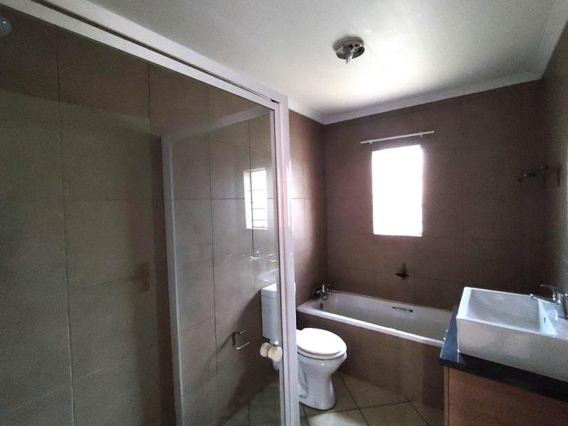 To Let 3 Bedroom Property for Rent in Monavoni Gauteng