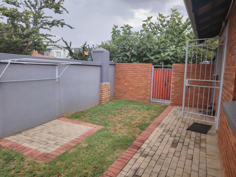 To Let 3 Bedroom Property for Rent in Monavoni Gauteng