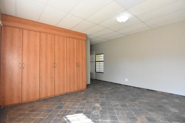 8 Bedroom Property for Sale in Dinokeng Gauteng