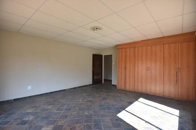 8 Bedroom Property for Sale in Dinokeng Gauteng