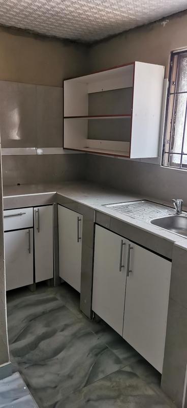 To Let 1 Bedroom Property for Rent in Rosettenville Gauteng