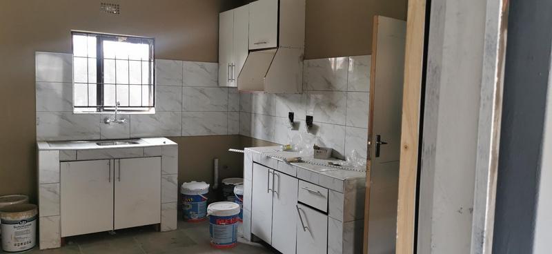 To Let 1 Bedroom Property for Rent in Rosettenville Gauteng