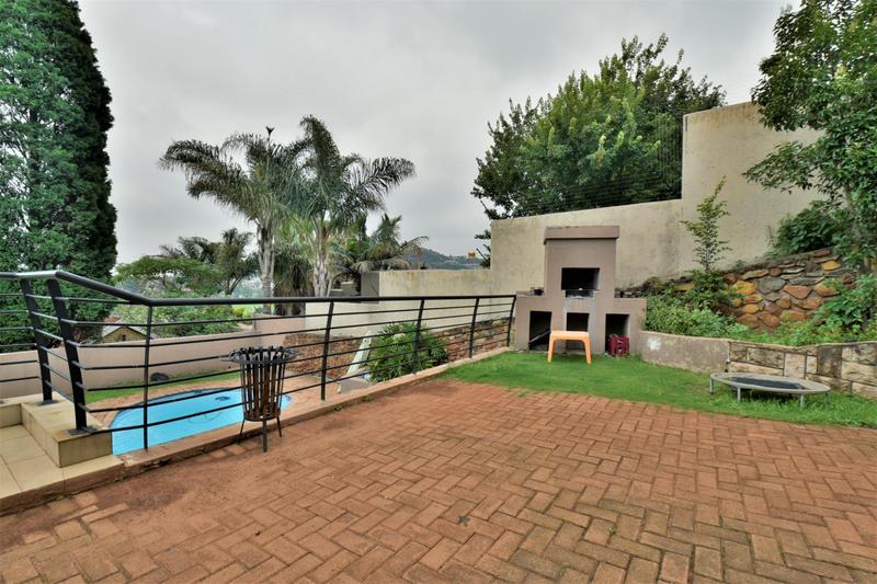 4 Bedroom Property for Sale in Glenvista Gauteng