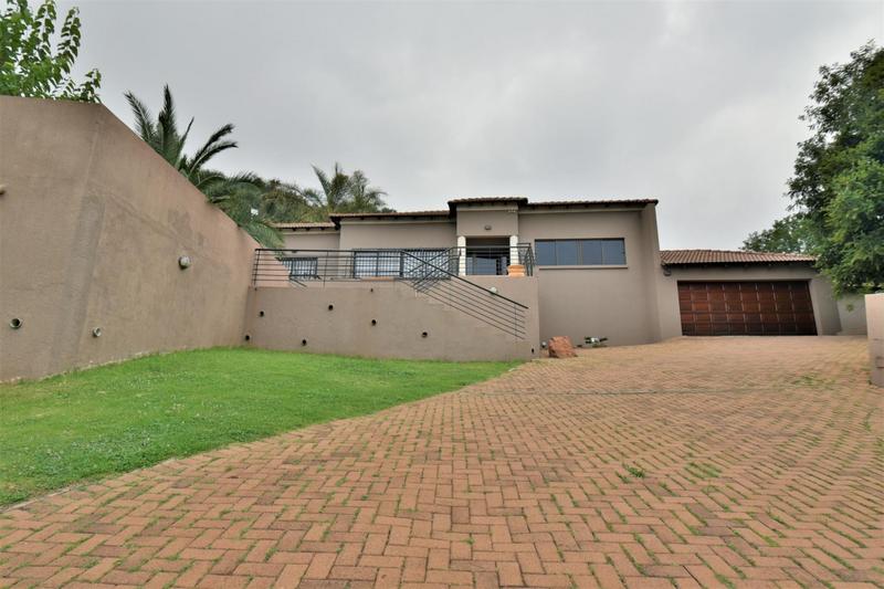 4 Bedroom Property for Sale in Glenvista Gauteng