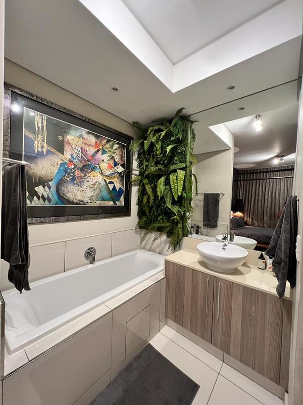 2 Bedroom Property for Sale in Rosebank Gauteng