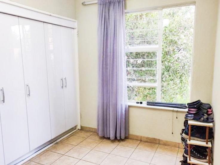 To Let 2 Bedroom Property for Rent in Benmore Gauteng