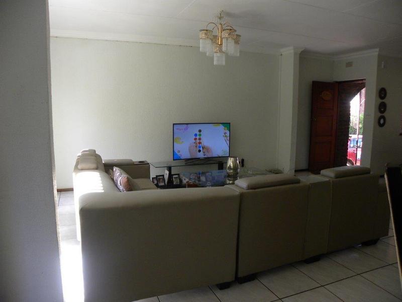 3 Bedroom Property for Sale in Buccleuch Gauteng