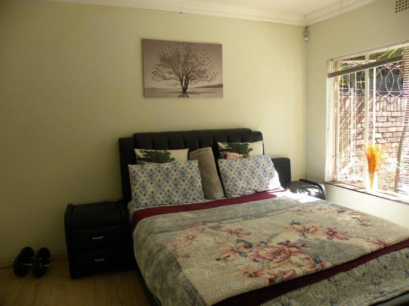 3 Bedroom Property for Sale in Buccleuch Gauteng