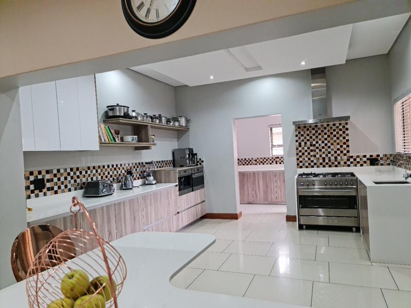 5 Bedroom Property for Sale in Sable Hills Gauteng