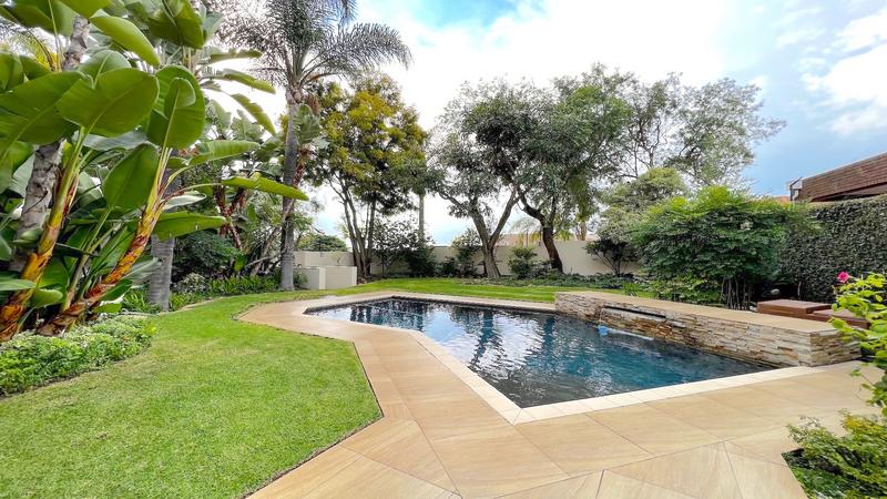 4 Bedroom Property for Sale in Benmore Gardens Gauteng