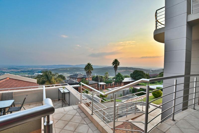 6 Bedroom Property for Sale in Glenvista Gauteng