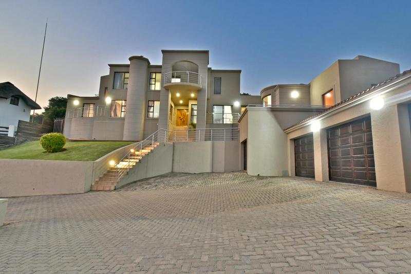 6 Bedroom Property for Sale in Glenvista Gauteng